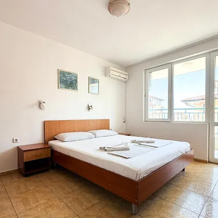 Konukevi Stella Di Mare Ravda